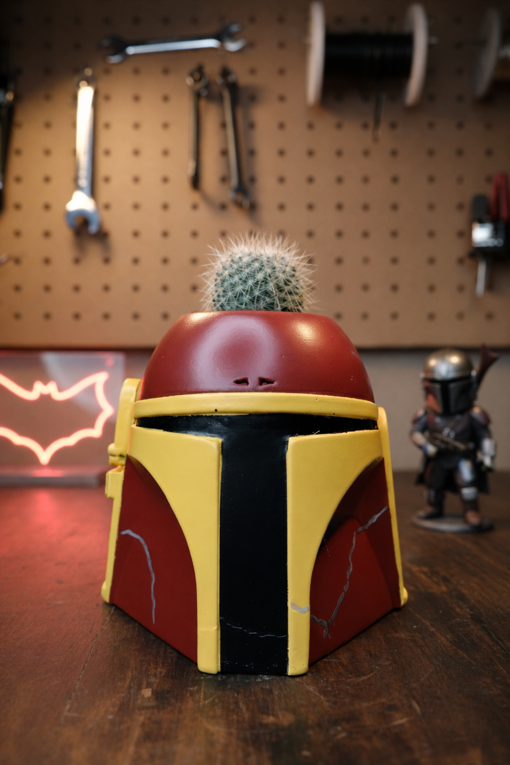 Mando Helm Planter — Surprise pack